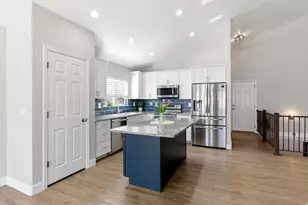 1079 S 1875 W, Syracuse, UT 84075 - Photo 7