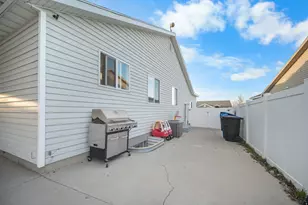 6271 W Liza Ln, West Jordan, UT 84081 - Photo 33