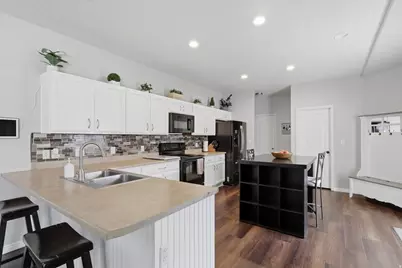 2309 E Hitching Post Dr, Eagle Mountain, UT 84005 - Photo 7