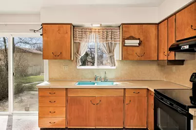 580 E 300 S, Hyrum, UT 84319 - Photo 7