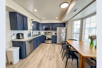 240 E 2230 St N #7, Provo, UT 84604 - Photo 17