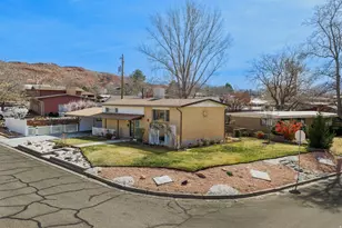 738 Locust Ln, Moab, UT 84532 - Photo 3