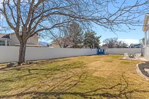 2386 N 800 W, Layton, UT 84041 - Photo 31