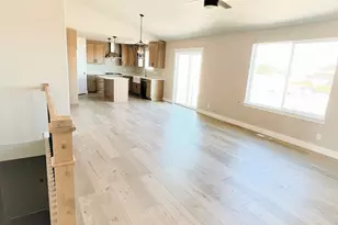 124 S Freedom Wy, Grantsville, UT 84029 - Photo 3