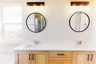 124 S Freedom Wy, Grantsville, UT 84029 - Photo 9