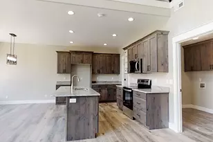 128 S Freedom Wy, Grantsville, UT 84029 - Photo 7