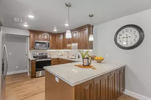 1032 E 400 S, Salt Lake City, UT 84102 - Photo 7