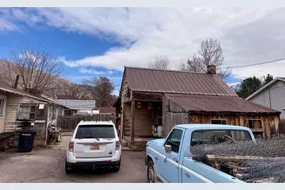 393 W Center St, Springville, UT 84663 - Photo 15