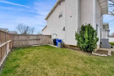 290 W 1350 N, Centerville, UT 84014 - Photo 39