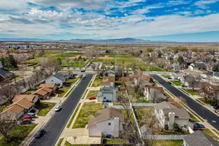 290 W 1350 N, Centerville, UT 84014 - Photo 33