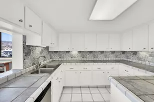 241 N Vine St, Salt Lake City, UT 84103 - Photo 13