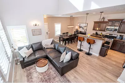 936 W Spring Creek Ln, Farmington, UT 84025 - Photo 3