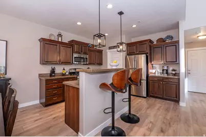 936 W Spring Creek Ln, Farmington, UT 84025 - Photo 5
