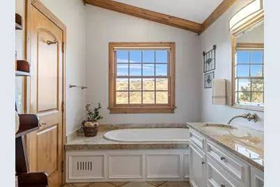 2015 E Dimple Dell Rd, Sandy, UT 84092 - Photo 29