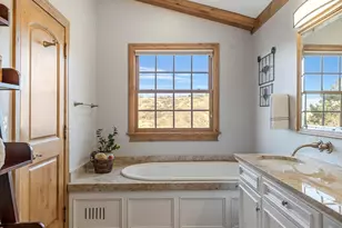 2015 E Dimple Dell Rd, Sandy, UT 84092 - Photo 29