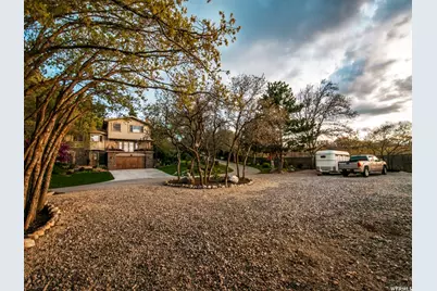 2015 E Dimple Dell Rd, Sandy, UT 84092 - Photo 35