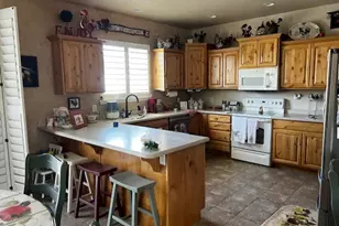 1542 W Myrtlewood Ln S, South Jordan, UT 84095 - Photo 11