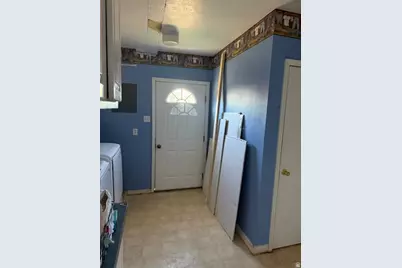 280 W Uranium Dr, Monticello, UT 84535 - Photo 15