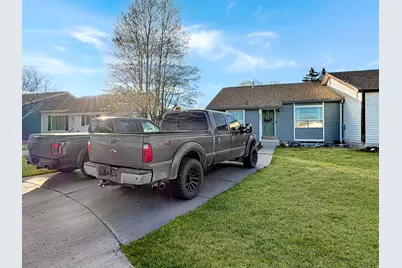 695 N Orange Ct, Castle Dale, UT 84513 - Photo 3