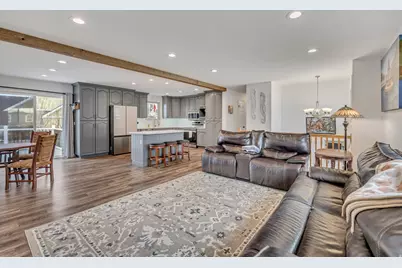 9218 S Laura Anne Way, Sandy, UT 84094 - Photo 3