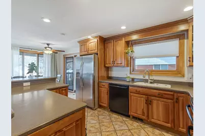 8698 S Alta Canyon Dr, Sandy, UT 84093 - Photo 5