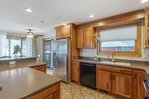 8698 S Alta Canyon Dr, Sandy, UT 84093 - Photo 5