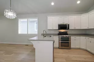 10673 S Bridlewood Ln, Sandy, UT 84092 - Photo 5