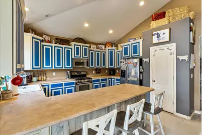 7032 W 8130 St S, West Jordan, UT 84081 - Photo 15