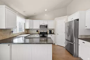 687 West 2025 North, Centerville, UT 84014 - Photo 11