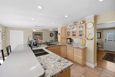 2140 E Nye Cir S, Cottonwood Heights, UT 84121 - Photo 9