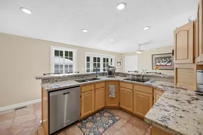 2140 E Nye Cir S, Cottonwood Heights, UT 84121 - Photo 11