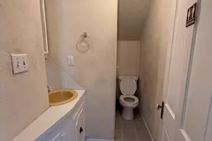 305 E 300 S, Provo, UT 84606 - Photo 31