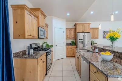 161 W Sweetbriar Ln, Saratoga Springs, UT 84045 - Photo 7