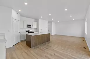 300 E Levengrove Dr N, Lehi, UT 84048 - Photo 5