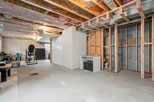 7956 S Cricket Ln W, West Jordan, UT 84081 - Photo 31