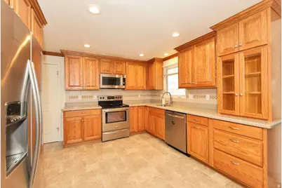 882 E 7905 S, Sandy, UT 84094 - Photo 5