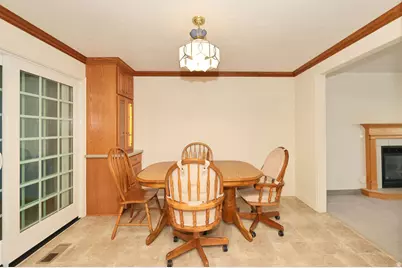 882 E 7905 S, Sandy, UT 84094 - Photo 7