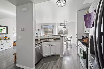 6633 W Yellow Poppy Dr, West Jordan, UT 84081 - Photo 7