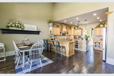 11103 E 7000 N, Lapoint, UT 84039 - Photo 15