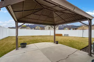 804 Willow Brook Ln, Pleasant View, UT 84404 - Photo 25
