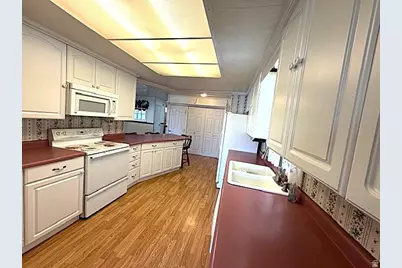 4583 S Monte Vista Dr, Taylorsville, UT 84123 - Photo 7