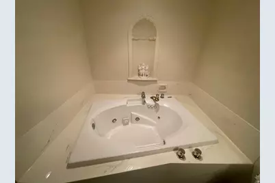 6410 S 1650 E, Murray, UT 84121 - Photo 13