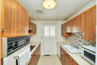 5505 S Somerset Way, Murray, UT 84117 - Photo 7