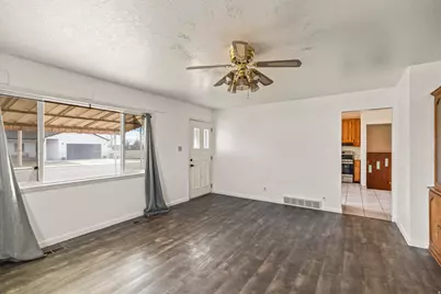 27 E 500 S, Gunnison, UT 84634 - Photo 15