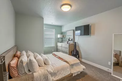 2052 W Phillips St, Kaysville, UT 84037 - Photo 23