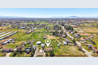 5345 W 4000 S, Hooper, UT 84315 - Photo 25