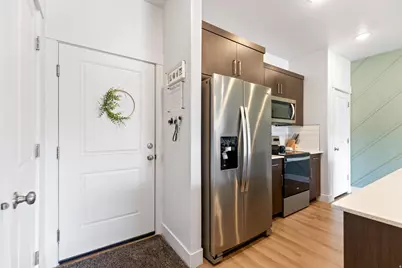 1556 E 460 S, Hyrum, UT 84319 - Photo 5