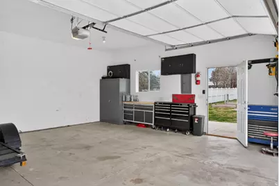 2487 W Lusterpointe Ln, West Jordan, UT 84088 - Photo 39