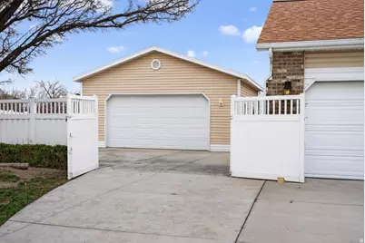 2487 W Lusterpointe Ln, West Jordan, UT 84088 - Photo 3