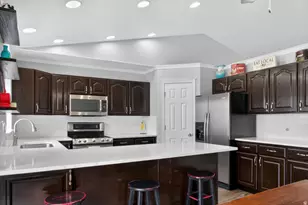 2487 W Lusterpointe Ln, West Jordan, UT 84088 - Photo 11